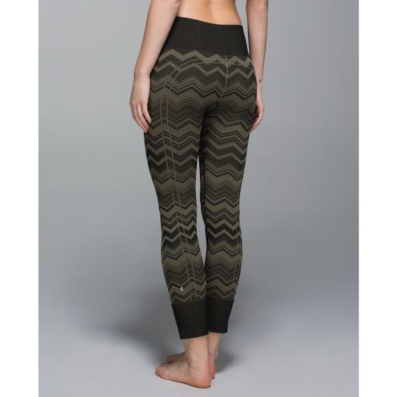 Lululemon Ebb To Street Leggings Heathered Fatigue Green Chevron size 8 - Picture 2 of 6